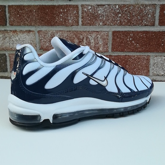 💲SOLD💲Nike Air Max 97 Plus Silver Shark Running - Picture 2 of 8